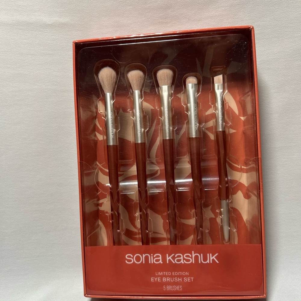 NIB: Sonia Kashuk Limited Edition 5 pc Eye Brush Set.